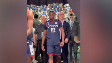 Dan Hurley’s heated parting words to Baylor after gritty loss to Florida Gators