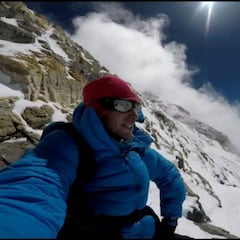 Kilian Jornet inicia su ascensión al Everest con el récord en mente