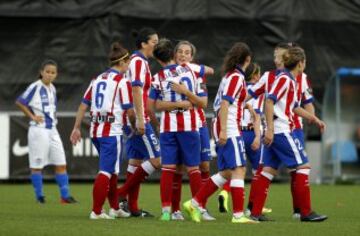 Las jugadoras celebran el 2-0 de Priscila.