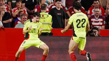 31-08 Granada CF-CD Mirandes correspondiente a la jornada 2 de la Liga Hypermotion (Segunda División) disputado en el Estadio Nuevo los Carmenes. En la imagen celebración del 1-2 gol de Petit (CD Mirandes)