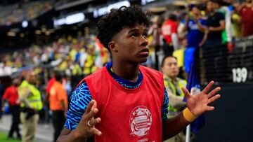 LAS VEGAS, NEVADA - JUNE 28: Endrick of Brazil prays prior to the CONMEBOL Copa America 2024 Group D match between Paraguay and Brazil at Allegiant Stadium on June 28, 2024 in Las Vegas, Nevada.   Buda Mendes/Getty Images/AFP (Photo by Buda Mendes / GETTY IMAGES NORTH AMERICA / Getty Images via AFP)