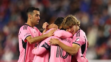 FOXBOROUGH, MASSACHUSETTS - APRIL 27: Luis Su�rez #9 of Inter Miami celebrates a goal with teammates during the second half in the game against the New England Revolution at Gillette Stadium on April 27, 2024 in Foxborough, Massachusetts.   Maddie Meyer/Getty Images/AFP (Photo by Maddie Meyer / GETTY IMAGES NORTH AMERICA / Getty Images via AFP)