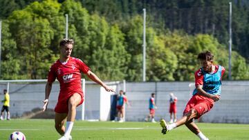 Troncho y Vencedor entrenan con el Eibar en Atxabalpe