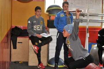 Los hispanos iniciaron las actividades con mediciones físicas en el gimnasio del Estadio Santa Laura.