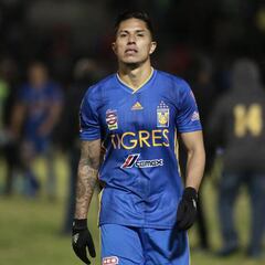 Carlos Salcedo sufre robo a mano armada en Guadalajara
