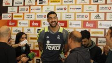 Lima: "Bourousis está increíble, pero tiene dos brazos..."