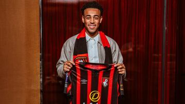 El mediocampista del USMNT seguir芍 en la Premier League, as赤 lo anunci車 el Bournemouth.