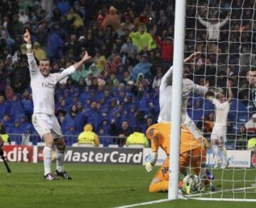 Sergio Ramos pudo hacer el 3-0, pero el balón se estrelló en el poste y Benaglio, con muchos apuros, consiguió sacar la pelota.