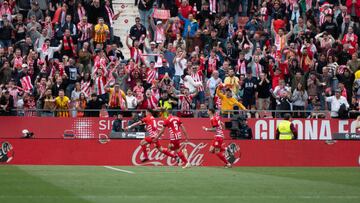 El Girona celebra el gol de Arnau Martínez.