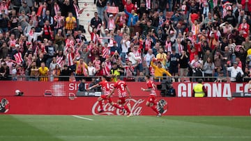 El Girona celebra el gol de Arnau Mart¨ªnez.