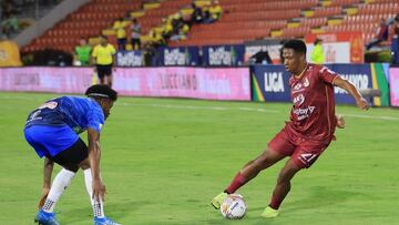Acción de juego del partido entre Tolima y Pereira.