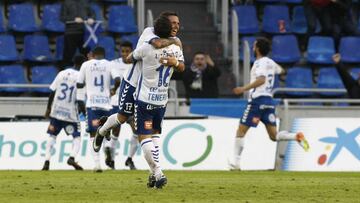 El Tenerife celebra su gol ante el Córdoba en Liga 1,2,3.
