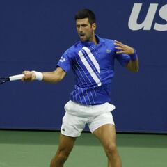 Djokovic thrown out of US Open after hitting line judge with ball