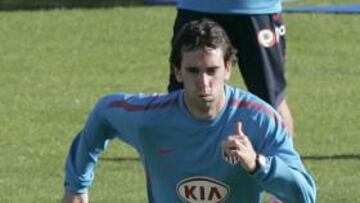 <b>ESFUERZO. </b>Godín, tirando de un peso en el Cerro del Espino.