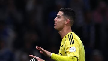 Soccer Football - Saudi Pro League - Al Hilal v Al Nassr - Kingdom Arena, Riyadh, Saudi Arabia - January 12, 2026 Al Nassr's Cristiano Ronaldo walks off the pitch after being substituted REUTERS/Hamad I Mohammed
