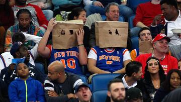 Evan Perlmutter era un aficionado de los Knicks enojado con su equipo debido a los resultados de últimos años y decidió vender su lealtad en eBay.