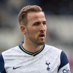 Tottenham refusing to budge as Man City attempt to sign Kane