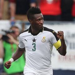 El ghanés Asamoah Gyan, de la cima del fútbol a la quiebra