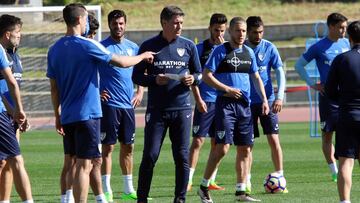 Míchel dirige su primera sesión al frente del Málaga
