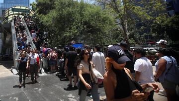 Santiago 21 de diciembre 2024.
Santiaguinos realizan sus ultimas compras previo a la Navidad en el mall Costanera Center en la comuna de Providencia.
Javier Salvo/Aton Chile