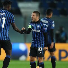 Duván se queda sin su socio, el Papu Gómez firma con Sevilla