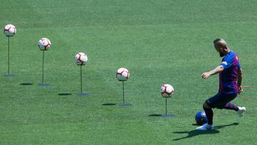 Valverde, con plantel completo tras arribo de Vidal y mundialistas