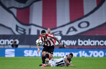 Yuri Berchiche y Coke.