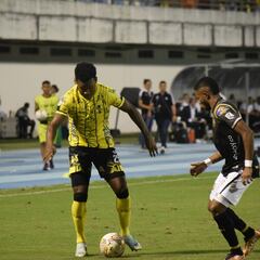 Alianza frena al líder y se acerca a la clasificación