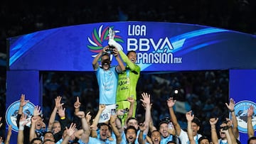 Sergio Flores and Gerardo Ruiz lift the championship trophy during the Final second leg match between Jaiba Brava and CD Irapuato as part of the Liga BBVA Expansion MX, Torneo Apertura 2025 at Tamaulipas Stadium, on December 06, 2025 in Tampico, Tamaulipas, Mexico.