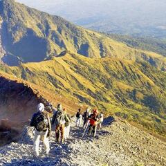 Más de 689 montañeros atrapados en la isla de Lombok
