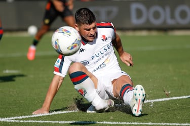 El volante ucraniano se fracturó el peroné y sufrió una luxación de tobillo en un partido de Serie A al intentar llegar antes que el atacante al balón. Al internacional ucraniano se le quedo clavado el pie de apoyo al suelo, produiendose asi su grave lesión. La imagen fue impactante y su pierna requirió cirugía inmediata, quedando fuera por 5 meses.