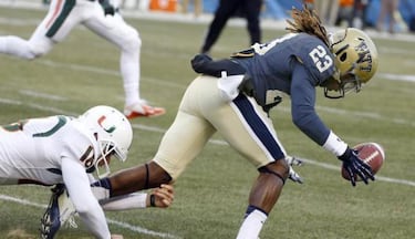 Pat O’Donnell: ¿Linebacker? No, ‘punter’.