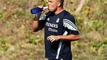 <b>PUESTA A PUNTO.</B> La pretemporada empieza a pasar factura a hombres como Ronaldo, que se ha incorporado hace sólo unos días al equipo.