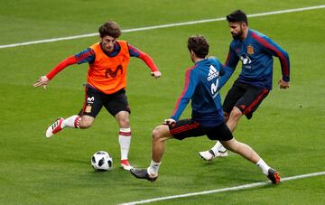 Álvaro Odriozola, Marcos Alonso y Diego Costa.