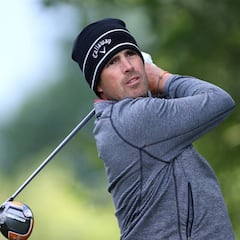 Trío de líderes en Irlanda con Elvira a cuatro golpes