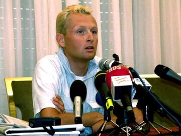 En el 2001 en el Giro de Italia se le acusó de tener sustancias dopantes después de la redada policial urdida en San Remo. En el 2005, al término de la etapa de Courchevel del Tour de Francia, fue arrestado por la gendarmería francesa tras encontrarse sustancias dopantes en el coche de su esposa.