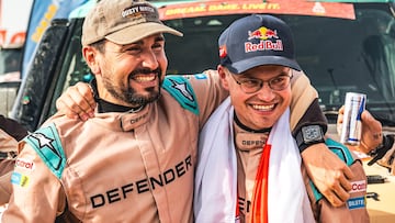 Oriol Vidal y Rokas Baciuska. Tras ganar el Dakar con Defender, ahora buscan el triunfo en Portugal.