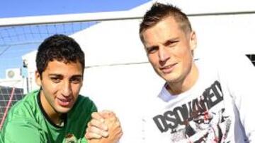 <b>NUEVA SOCIEDAD. </b>Bolado y Rosenberg quieren formar hoy un dúo letal en Valencia. De sus goles depende que el Racing salga del pozo o siga en él.