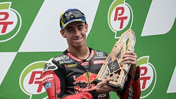 Pedro Acosta en el podio de Tailandia.