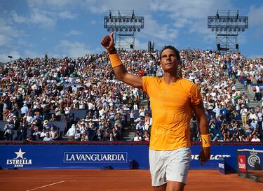 El público entregado a Nadal en el Conde de Godó de 2018. 