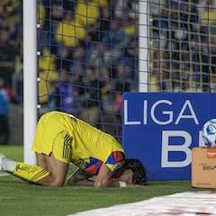 América bringing in reinforcements - but attracting problems