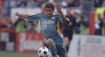 Al año siguiente otro latino conquistó el MVP de la temporada en la MLS y en esta ocasión fue el guatemalteco Carlos “Pescadito” Ruiz, quien lo hizo como jugador de LA Galaxy