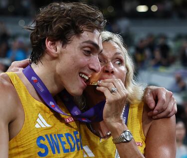 Mondo Duplantis se pasa el juego en Tokio: récord mundial con 6,30