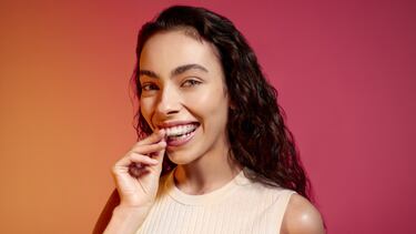 Black Friday en DR SMILE: 300 euros de descuento en tu ortodoncia invisible (y un kit de blanqueamiento de regalo)