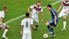 Leo Messi fracasa si juega a cincuenta metros de la portería