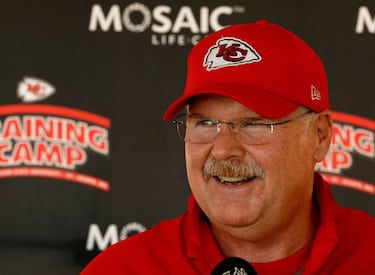 El head coach de los Chiefs dio una conferencia de prensa en el training camp de su equipo.