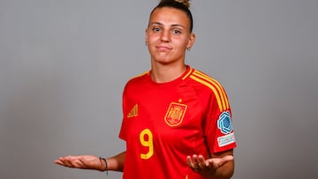 Marisa García, en un posado para la UEFA con motivo de la disputa de la Eurocopa femenina Sub-19 2024 en Lituania. (Photo by Tyler Miller - Sportsfile/UEFA via Getty Images)