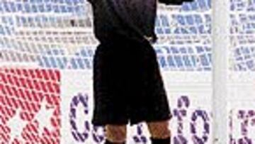 <B>VUELVE A SER TITULAR</B>. Nacho comenzó la temporada siendo fijo, pero luego pasó a la suplencia durante bastantes jornadas. Ahora ha jugado los cinco últimos partidos sin encajar un solo gol.