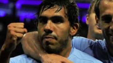 Tévez lleva al Manchester City a la tercera plaza