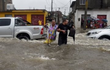 Llovió durante toda la noche, y las calles de Recife se inundaron y se hicieron intransitables. Se temió que no se pudiera jugar el  partido Alemania y Estados Unidos, correspondiente al Grupo G de la Copa del Mundo, pero aunque los accesos estaban inundados el terreno de juego había drenado bien y se pudo jugar sin problemas.